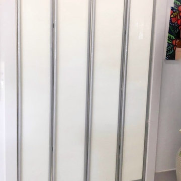 Double bi-fold doors for closets, Aventura