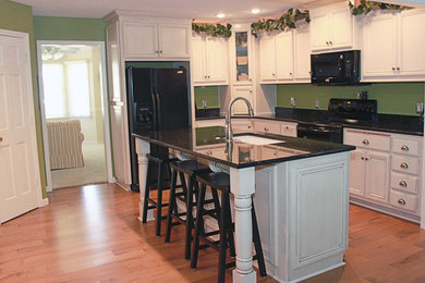 Kitchen - kitchen idea in Other