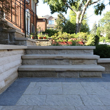 Leaside Front Yard - Timeless Classic