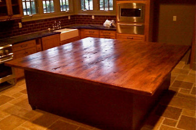 Kitchen - traditional kitchen idea in Birmingham