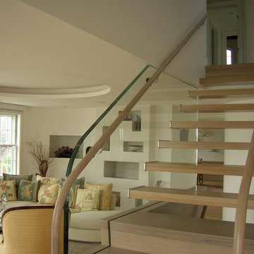 Floating staircase