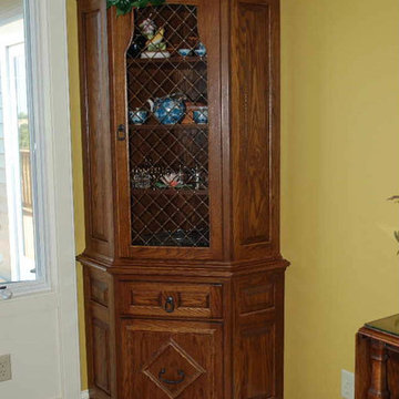 Select Red Oak Corner Hutch