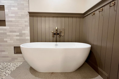 Example of a bathroom design in Other
