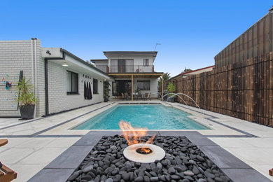Photo of a contemporary pool in Melbourne.
