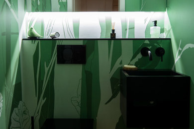 Inspiration for a small contemporary cloakroom in Bremen.