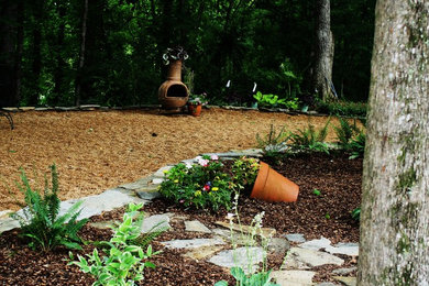 Inspiration for a traditional landscaping in Charlotte.