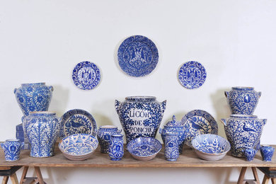 Traditional Antique Spanish Fajalauza Pottery Collection at Relics