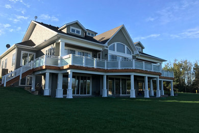 Inspiration for a craftsman exterior home remodel in Toronto