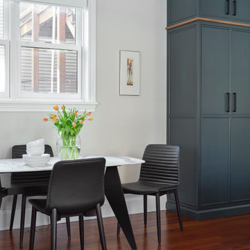 Open-Plan Kitchen Eating Area