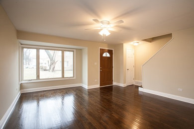 Living room - traditional living room idea in Chicago