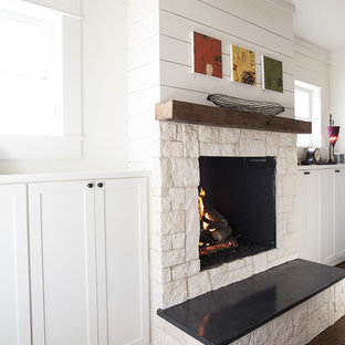 Landhausstil Wohnzimmer mit Kamin Ideen, Design & Bilder - November