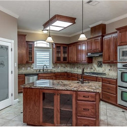800 Bethpage Ct - Products