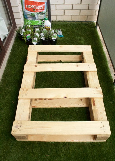 DIY Project: How to Build a Vertical Pallet Garden
