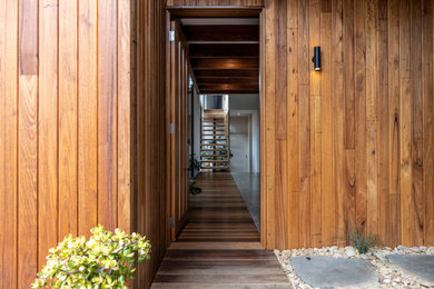 Inspiration for a midcentury entryway in Geelong.