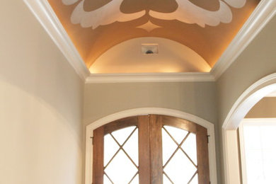 Example of a classic entryway design in Atlanta