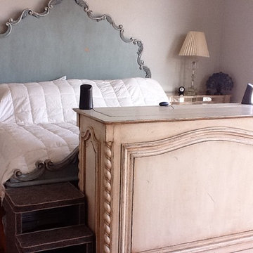 End of Bed TV lift cabinet & Foot of the bed TV lift cabinets by Cabinet Tronix