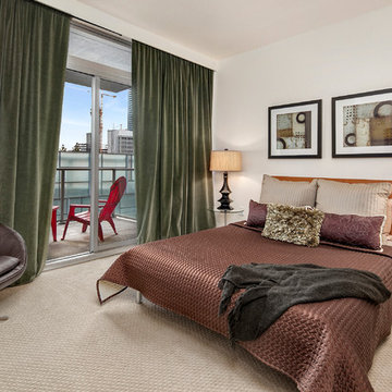 Washington Square Condo #821