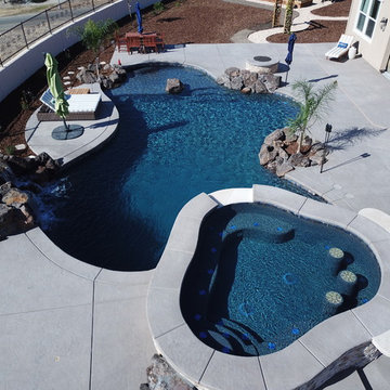 Lincoln Massive Freeform Pool & Spa