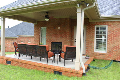 Elegant home design photo in Other