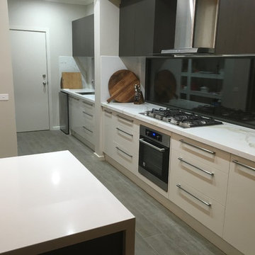 Contemporary White and Gray Marble