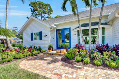 Example of an exterior home design in Miami