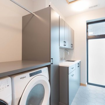 Clean Lines, Clean Clothes: A Minimalist Laundry Room Built for Flow