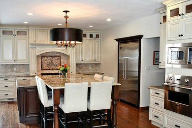 Kitchen - kitchen idea in Calgary