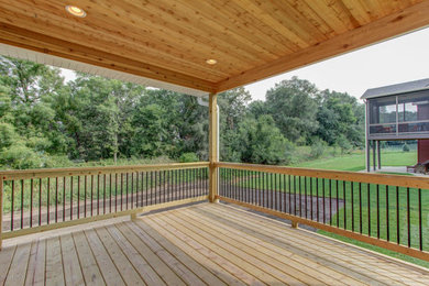 Inspiration for a timeless deck remodel in Minneapolis