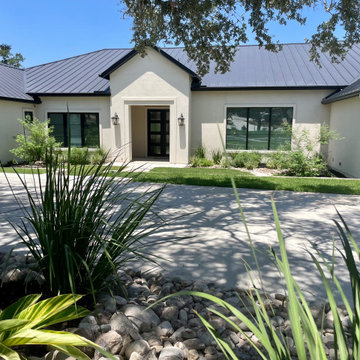 Transitional: 5,087 ft², 5 BR/5.5 BA/1 ST
