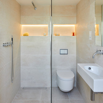 Contemporary Penthouse en-suite in Kingston