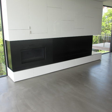Residence 4: Fireplace & Mantle