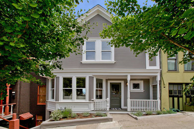 Arts and crafts home design photo in San Francisco