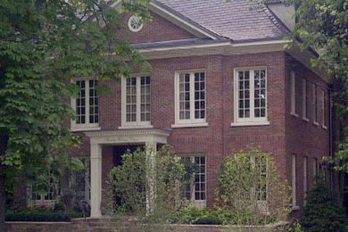 Elegant home design photo in Toronto
