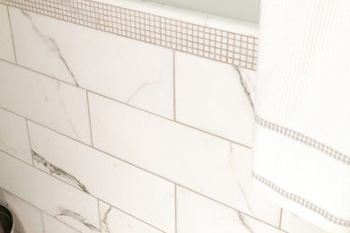 Example of a classic bathroom design in Toronto