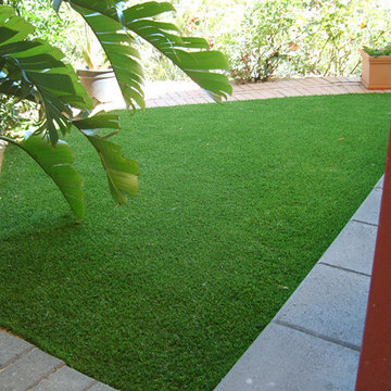 Garden Artificial Lawn Looks Beautiful, Clean and Green All Year Round