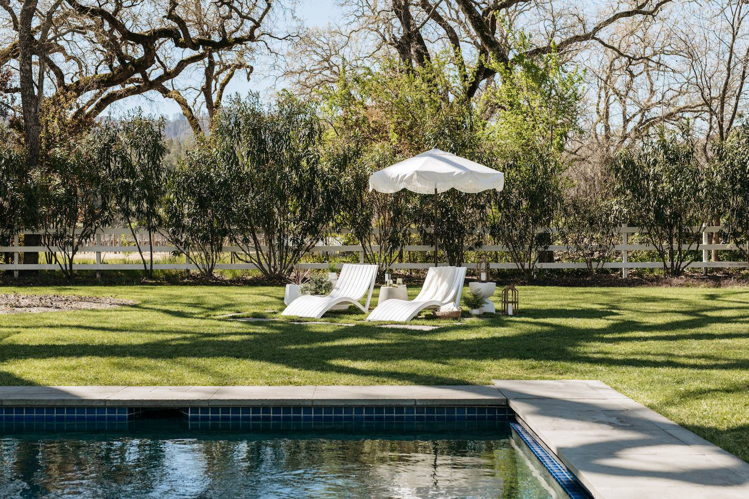 Slim Pool Chaise Sun Lounger, Set of 2, White