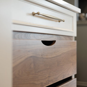 Showplace EVO Savannah Kitchen, in Accessible Beige with Walnut Glaze