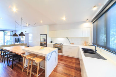 This is an example of a contemporary home design in Melbourne.