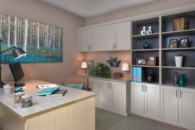 Example of a trendy study room design in Denver