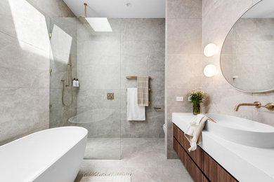 Example of a large kids' bathroom design in Melbourne