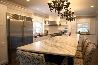 Example of a kitchen design in Louisville