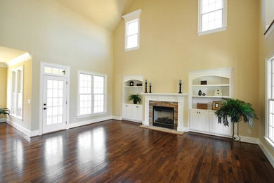 Example of a classic living room design in Atlanta
