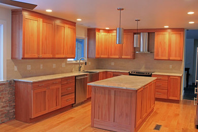 Kitchen - kitchen idea in Bridgeport