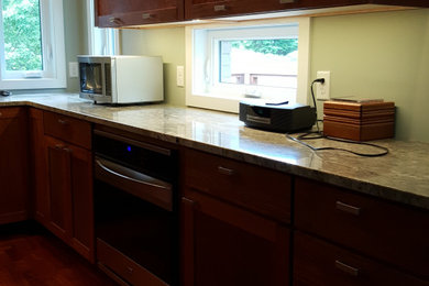 Example of a 1960s home design design in Other