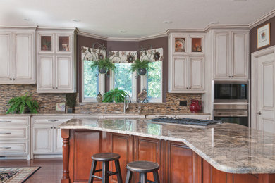 Kitchen - traditional kitchen idea in Other