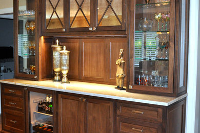 Kitchen - transitional kitchen idea in Chicago