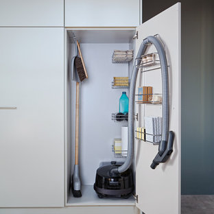 Inspiration for a small contemporary home design remodel in Stuttgart