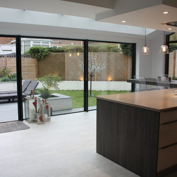 Gloss Cashmere & Dark Wenge with signiture floating table