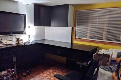 Inspiration for a craftsman home office remodel in Boston
