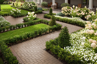 This is an example of a contemporary garden in New York.